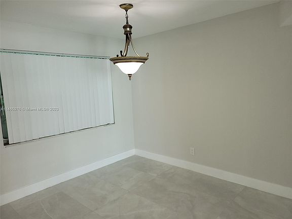 5th image of 4401 NW 41st St APT 307