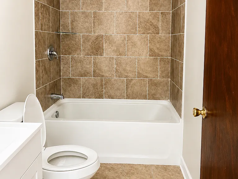 4752 Wright Ave — Photo 4