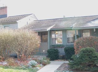2383 Parkwood Ave #206, Ann Arbor, MI 48104