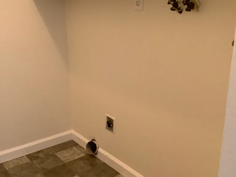 1054 Callahan Dr — Photo 18
