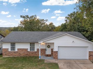 1124 Oregon Trails Dr, Imperial, MO 63052