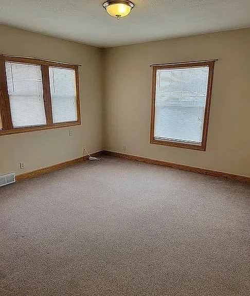 2521 Iowa St — Photo 11