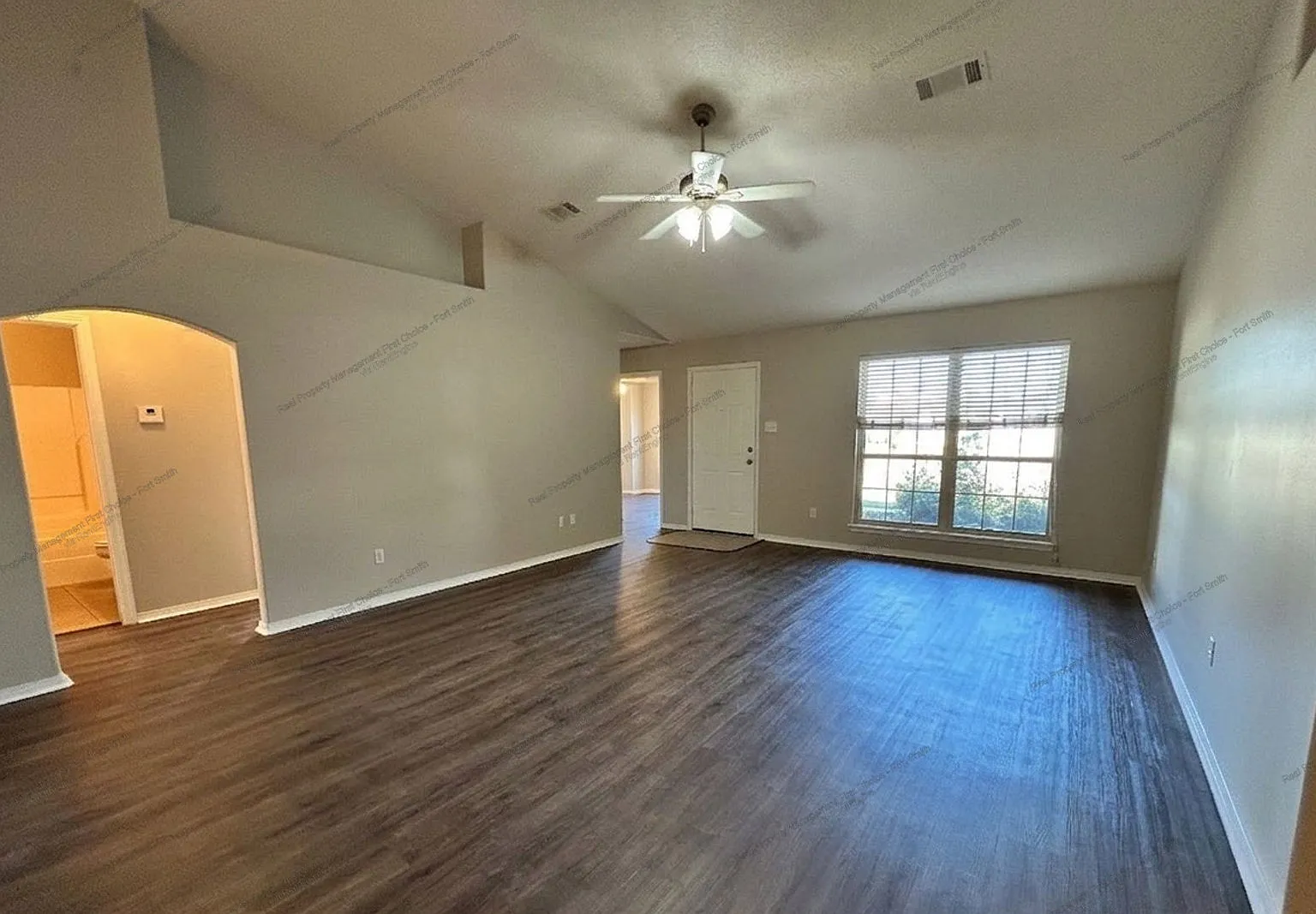 4 bed, 2.0 bath, 1696 sqft, $1,800 — Photo 4