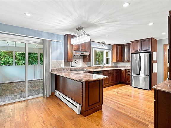 4th image of 35 Swift Rd