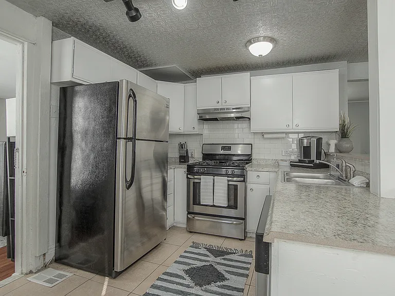 4416 Terrace St #1 — Photo 6