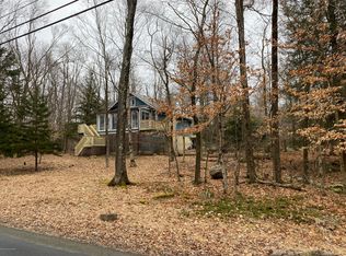 1069 Pocono Dr, Gouldsboro, PA 18424