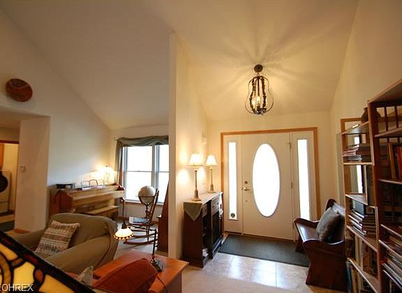 5th image of 1091 Richards Way