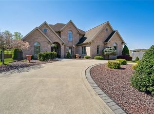 216 Country Dr, Rostraver Township, PA 15012