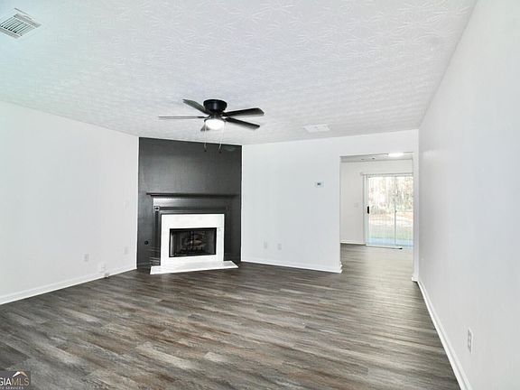3rd image of 9515 Lakeview Rd