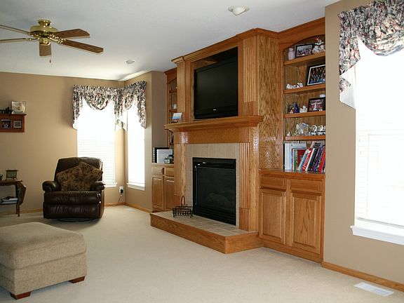4th image of 605 SE Carefree Ln