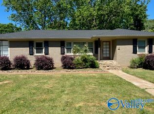 713 Giles Dr NE, Huntsville, AL 35801