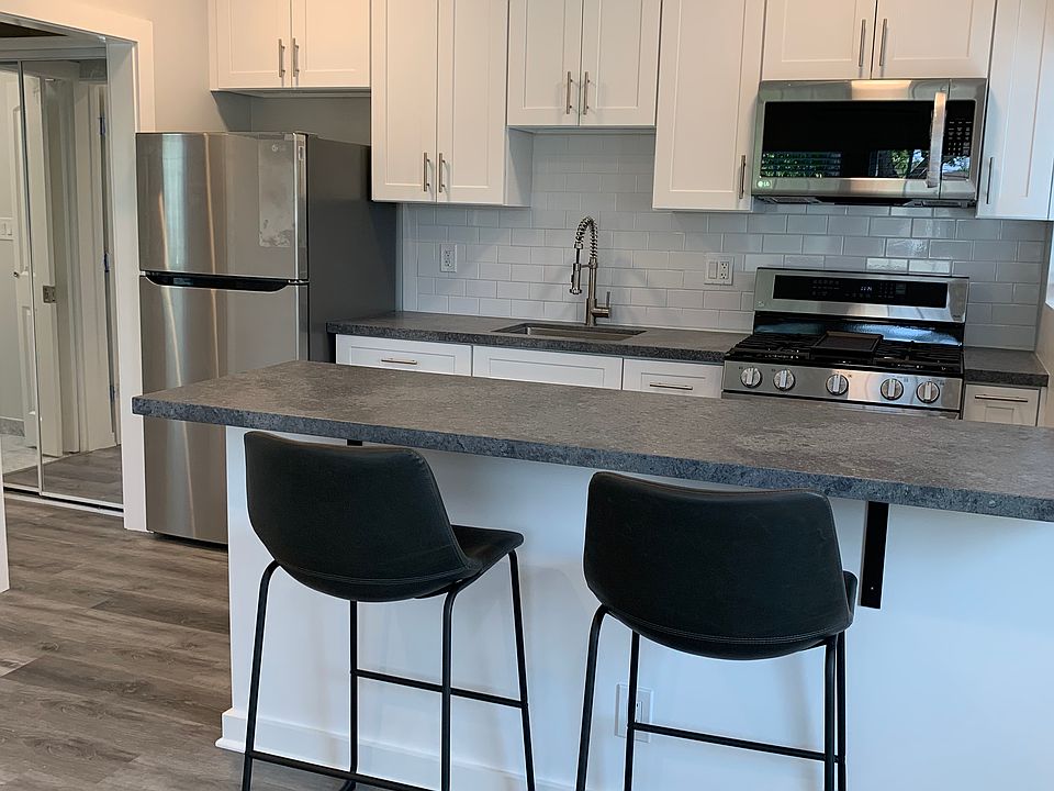 1st image of 834 Hilldale Ave #834