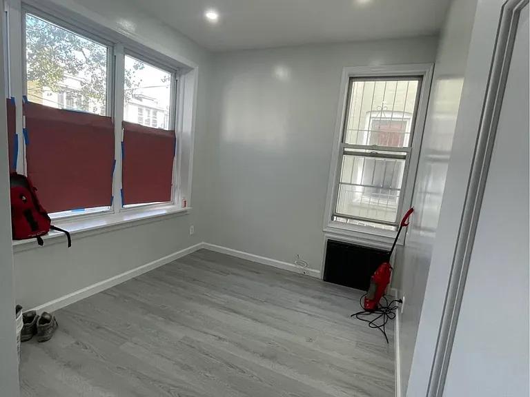 2222 E 24th St #1 — Photo 3