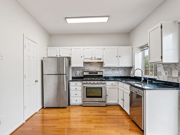 4th image of 3044 Madden Ct