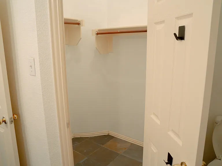 1730 Mineral Springs Dr — Photo 27