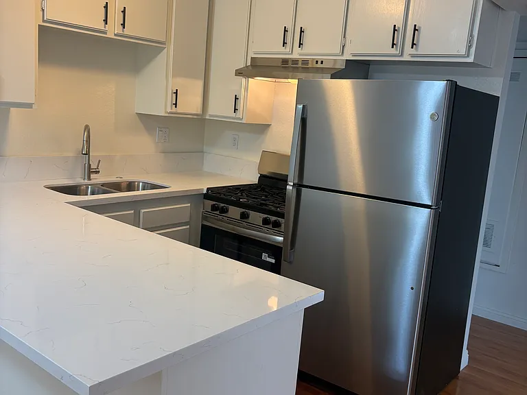 1050 Raymond Ave #204 — Photo 6