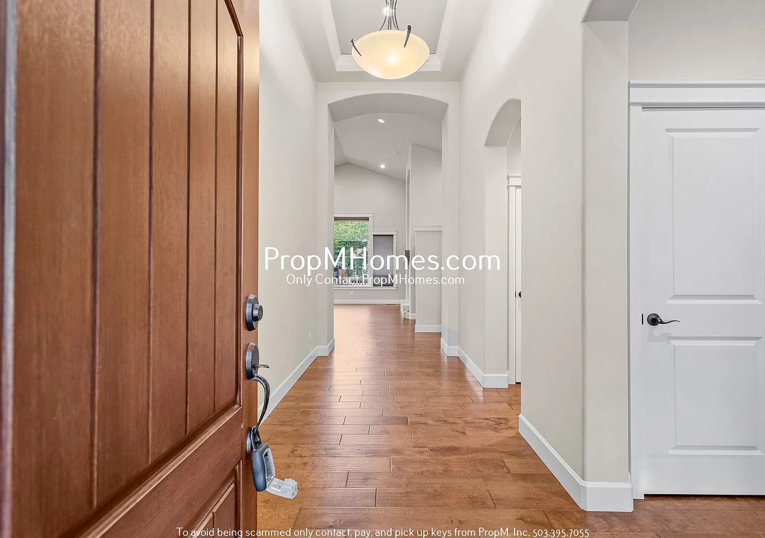 Luxury Three Bedroom Escape in Bull Mountain! — Photo 2