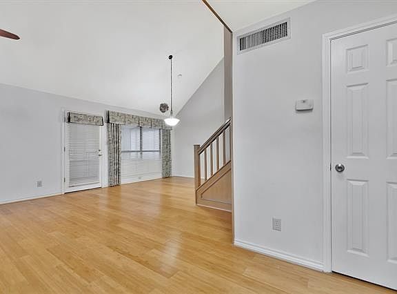 4th image of 500 Saint Durney Ct