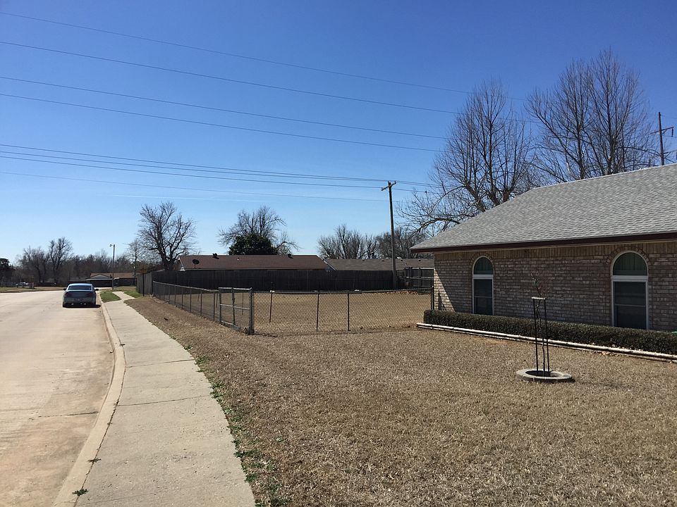 1st image of 410 Vickie Dr