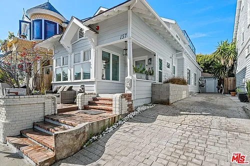 157 Hart Ave Photo 1