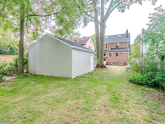 4th image of 3821 Montevista Rd