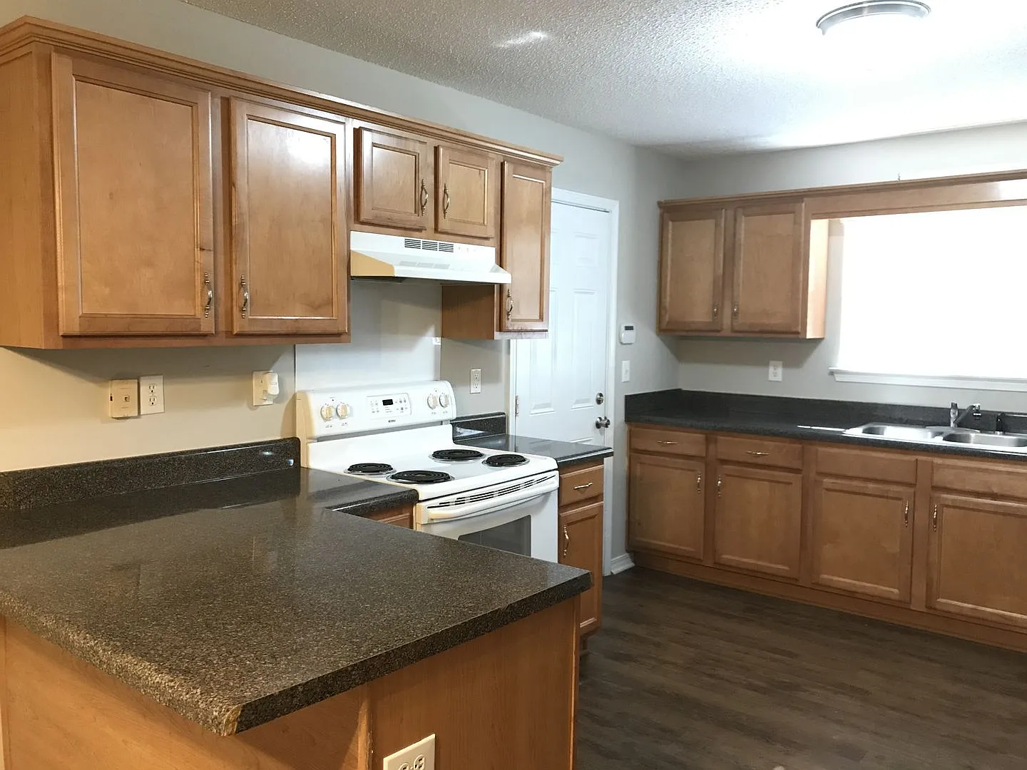 3 Bedroom Home in a Great Daphne Neighborhood — Photo 4