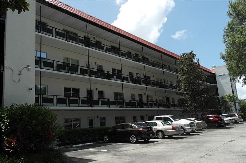 1st image of 200 El Camino Dr APT 301