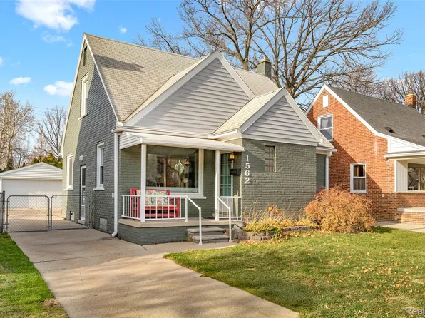 1562 Hollywood St, Dearborn, MI 48124