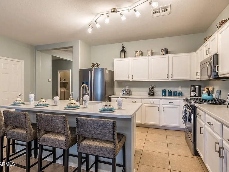 1546 E Azalea Dr — Photo 3