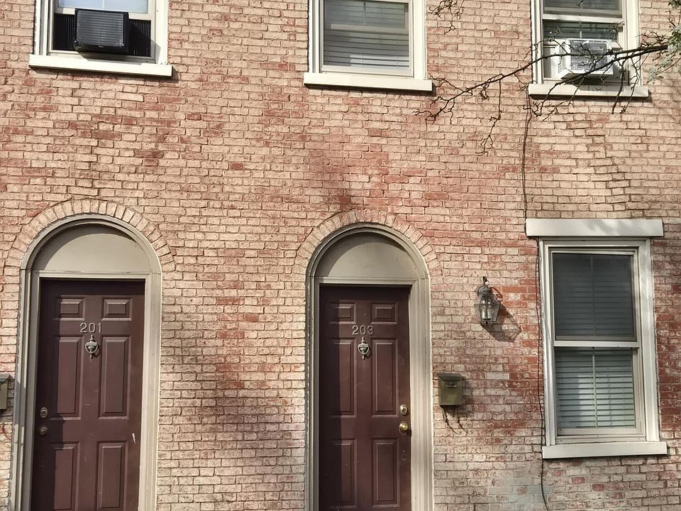 1st image of 203 N 4th St