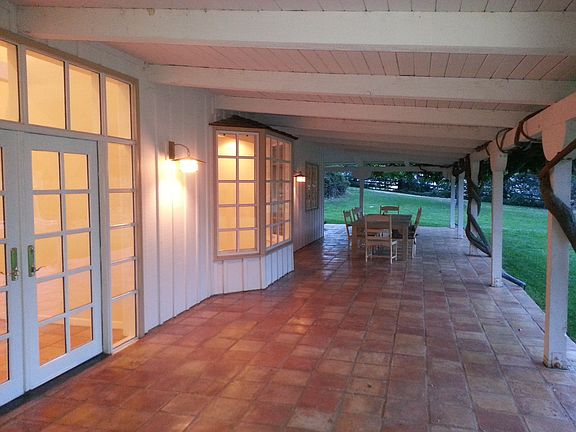 4000+- sq ft of coverd patio