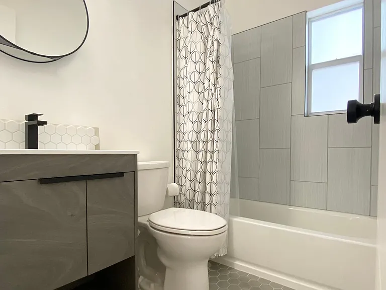 bathroom 2 w tub & shower