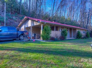 583 Deer Park Lake Rd, Spruce Pine, NC 28777