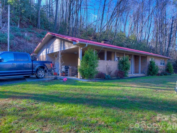 583 Deer Park Lake Rd, Spruce Pine, NC 28777