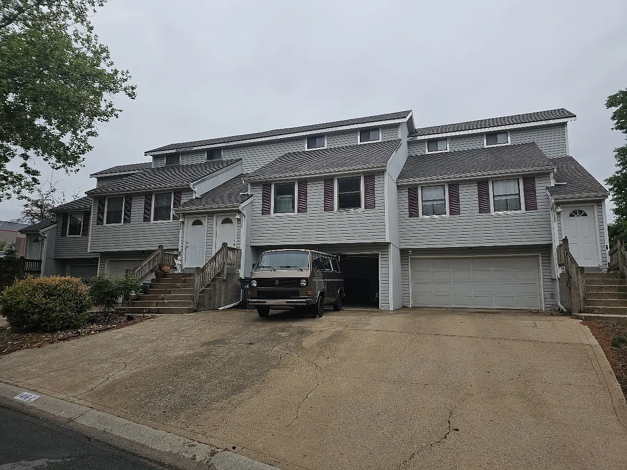 3 bed, 1250 sqft, $1,800 — Photo 1