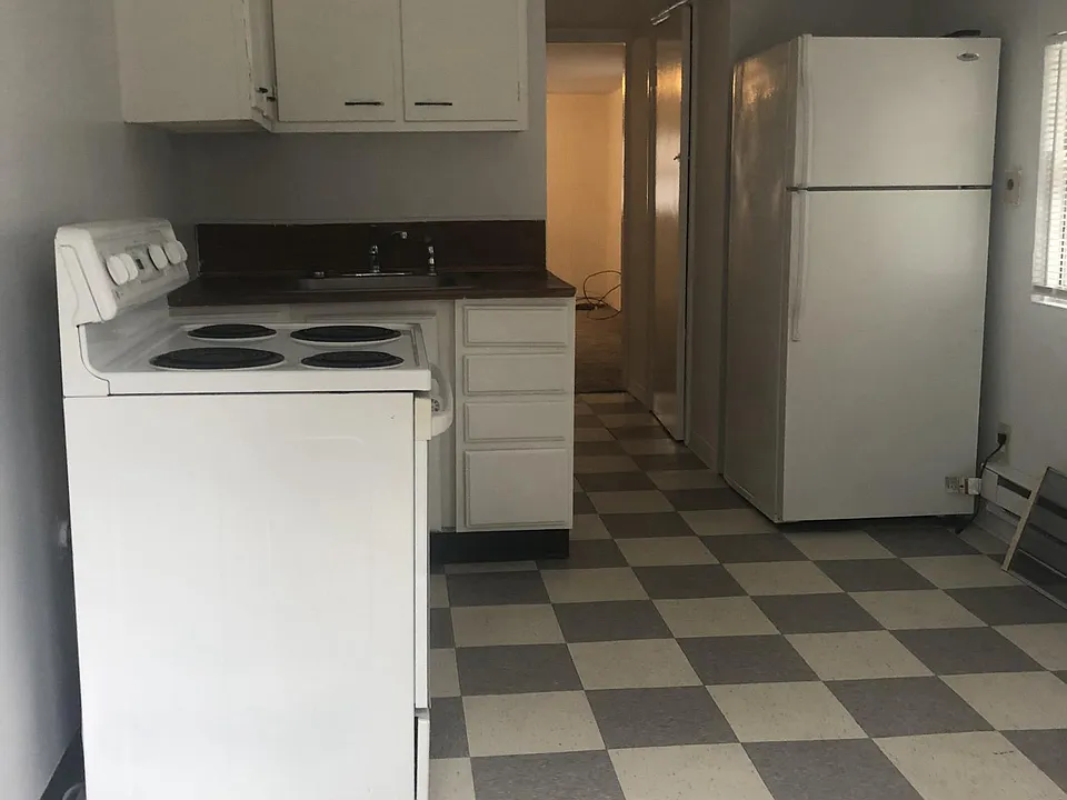 301 Main St #2
