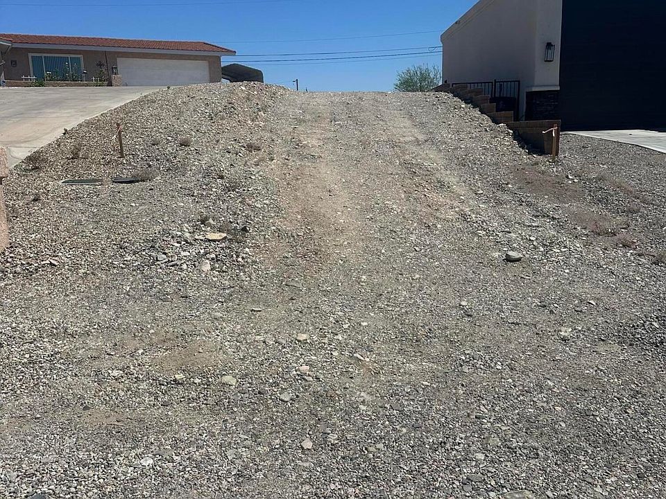 2nd image of 1660 Willow Ave