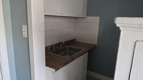 5th image of 6362 N Hermitage Ave #1