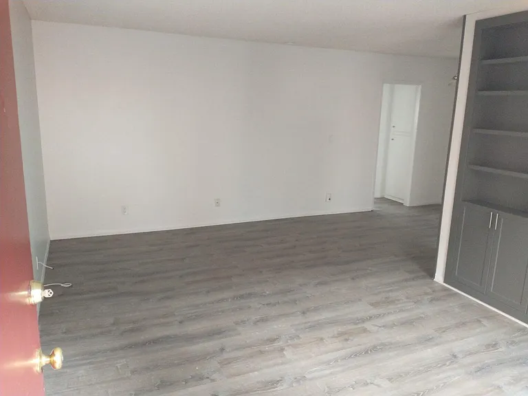 3735 7th Ave #6 — Photo 2