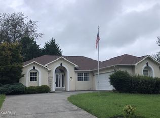 407 Elokwa Pl, Loudon, TN 37774