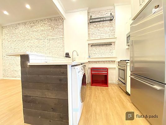 2nd image of 637 Rogers Ave #2
