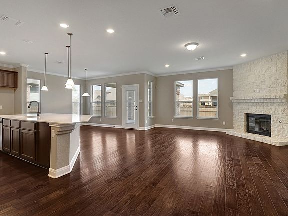 2nd image of 1104 Plano Ln