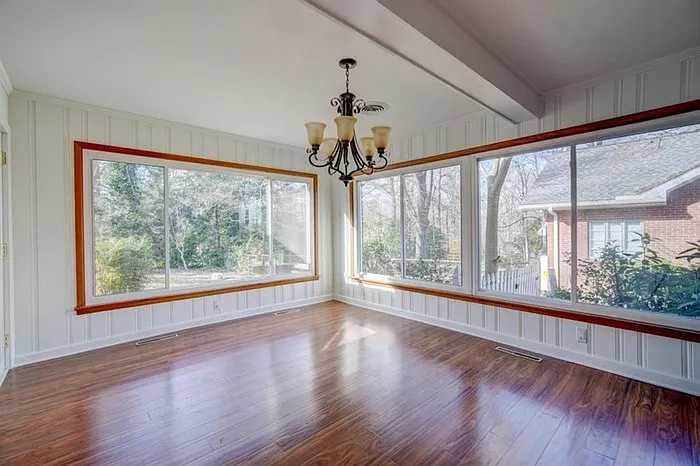 118 Tanglewylde Dr — Photo 5