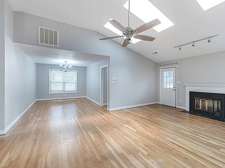 12933 Church Ct — Photo 7