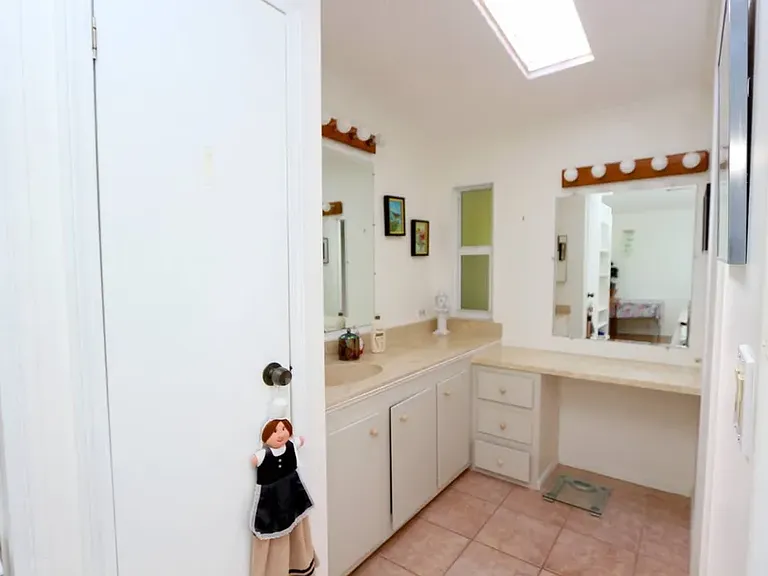 6357 Lichfield Ln — Photo 6
