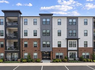 Summit At Birchwood Condo, Ashburn, VA 20148