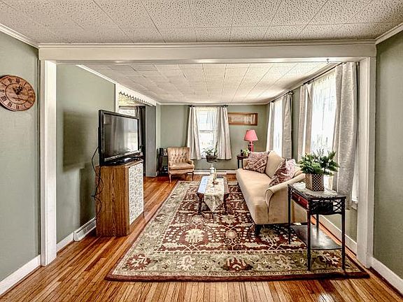 5th image of 3 LOCUST STREET