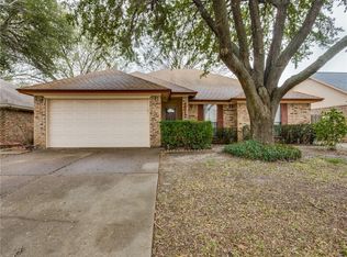 2517 Hallmark St, Grand Prairie, TX 75052