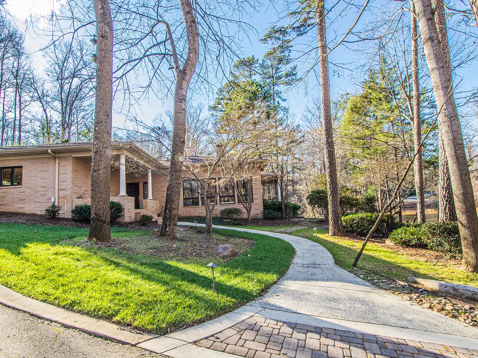 3 bed, 3.5 bath, 3500 sqft, $8,000 — Photo 3