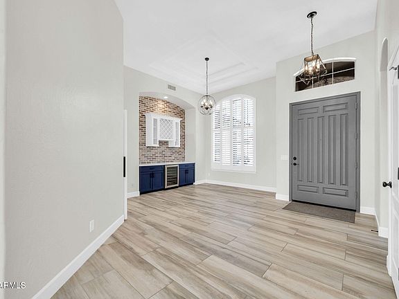 3rd image of 6041 E HARTFORD Avenue